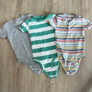 Bundle of 3 Carters 24 month onsies